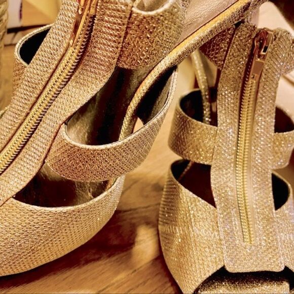 METALLIC GOLD MODA SPANA CAGE T-STRAP HEELS 8 NEW - Picture 3 of 16